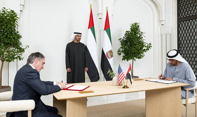 الإمارات والولايات المتحدة توقعان مذكرة تفاهم للتعاون في مجالي الطاقة والذكاء الاصطناعي