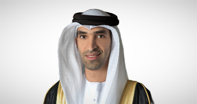 وزير التجارة الخارجية الإماراتي: حرية الملاحة في مضيق هرمز خط أحمر.. وفرض الرسوم والقيود مرفوض