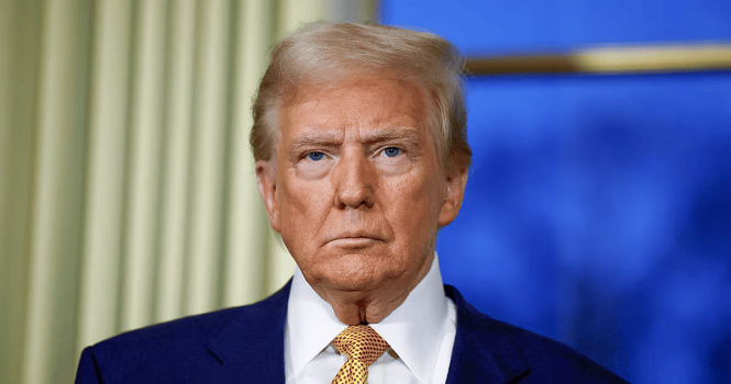 ‎Trump warns Iran of unprecedented force if it retaliates