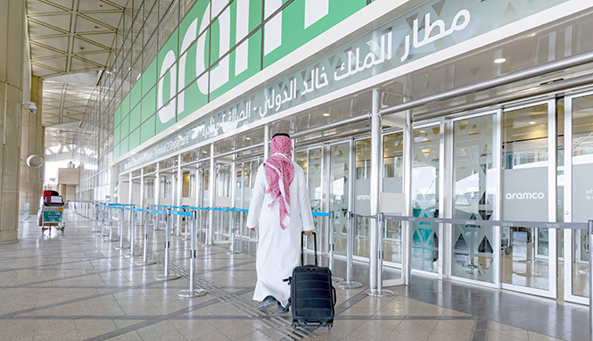 مطار الملك خالد يعلن عودة العمليات التشغيلية