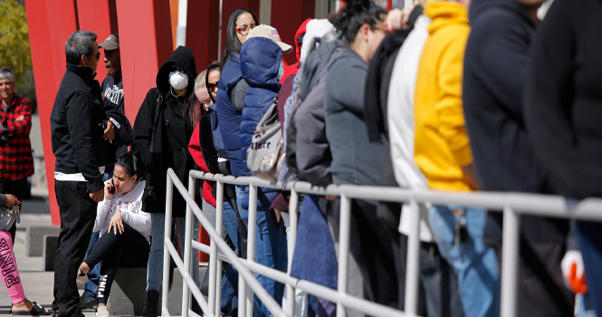 ‎US jobless claims fall for 6th straight week