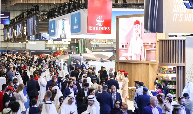 153 مليار درهم صفقات معرض دبي للطيران في اليوم الأول