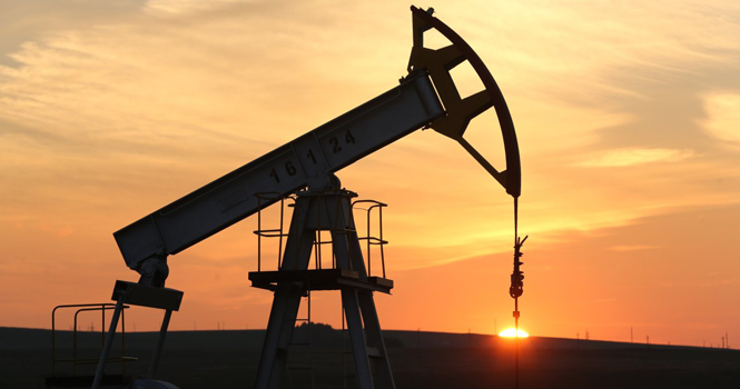 ‎Oil extends losses, falls below $73