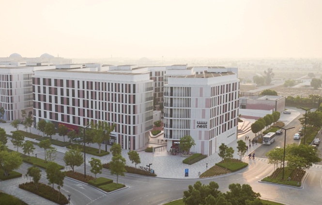 أرادَ تفتتح فندقاً جديداً في الشارقة