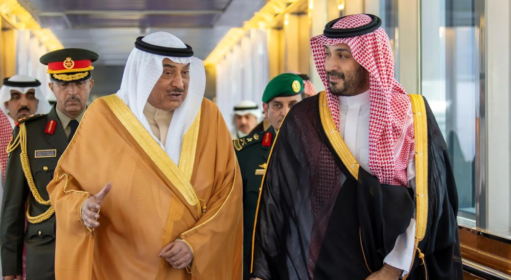 قادة ورؤساء وفود دول مجلس التعاون يصلون إلى جدة للمشاركة في القمة الخليجية التشاورية