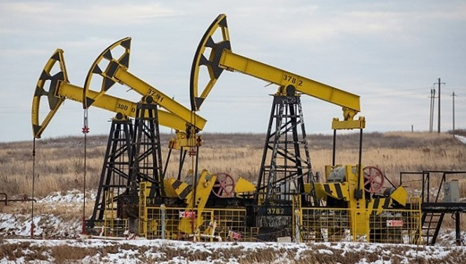 ‎Oil drops nearly 4% amid signs of easing tensions in Middle East