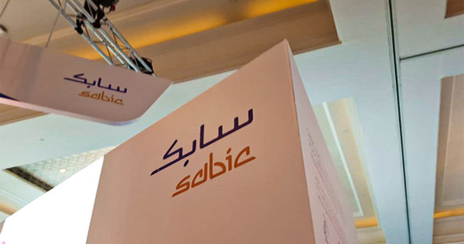 سابك توقع اتفاقية لتوريد مواد خام لمشروع مشترك بين صندوق الاستثمارات العامة وبيريللي للإطارات