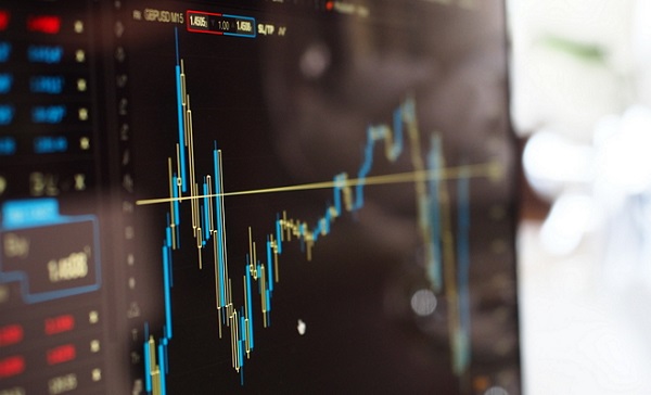 إنفوجراف: كيف ضربت التعريفات الأمريكية الوظائف في أوروبا هذا العام؟