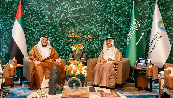 السعودية والإمارات توقعان مذكرة تفاهم في مجال الربط الكهربائي والربط السككي