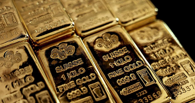 Gold falls amid uncertainty over Middle East negotiations