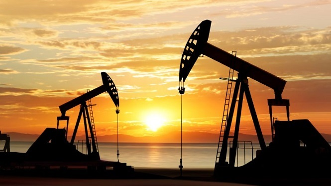 ‎Brent crude rises, heads for 17% weekly gain