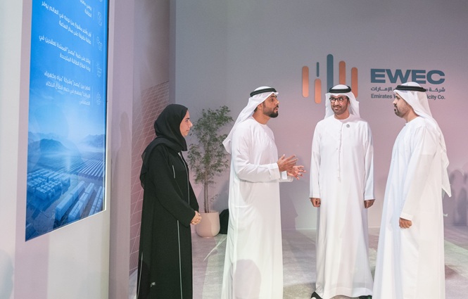 الإمارات: وضع حجر أساس لتطوير أكبر مشروع للطاقة المتجددة في العالم